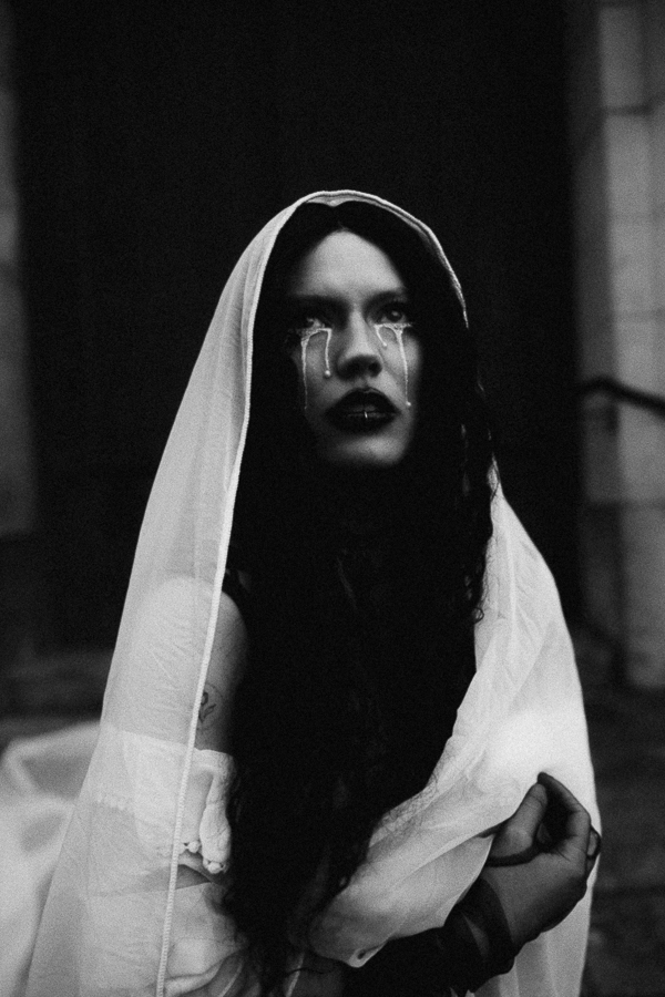 Baroque Bride wedding photographer, dark aesthetic